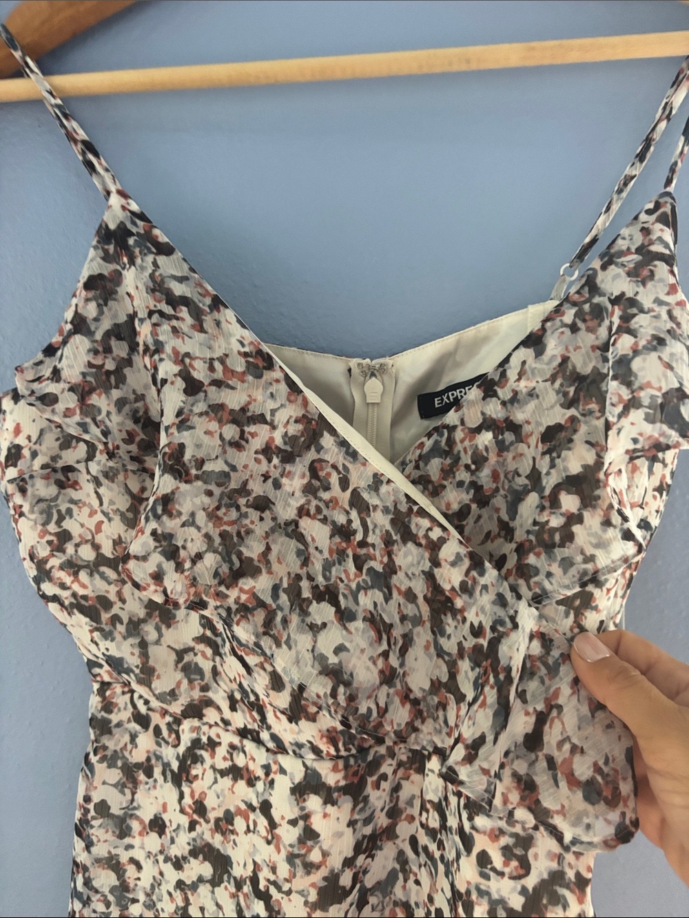 Express Dress - Picture 3 of 10